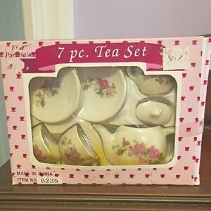 Source Unknown Porcelain 7-Piece Tea Set - White and Pink Floral